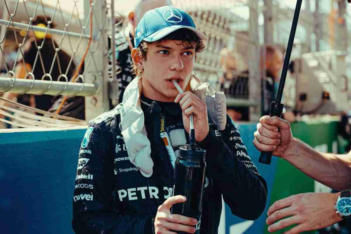 Andrea Kimi Antonelli ai box