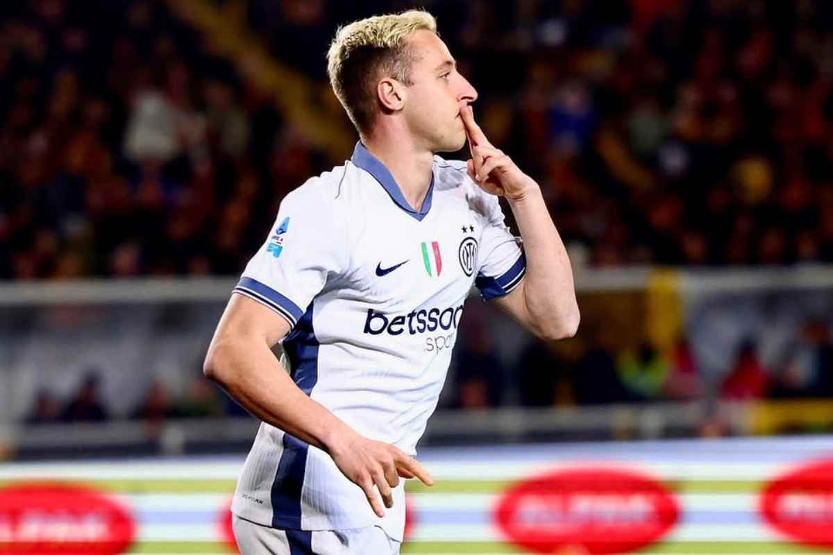 Davide Frattesi in campo con l'Inter