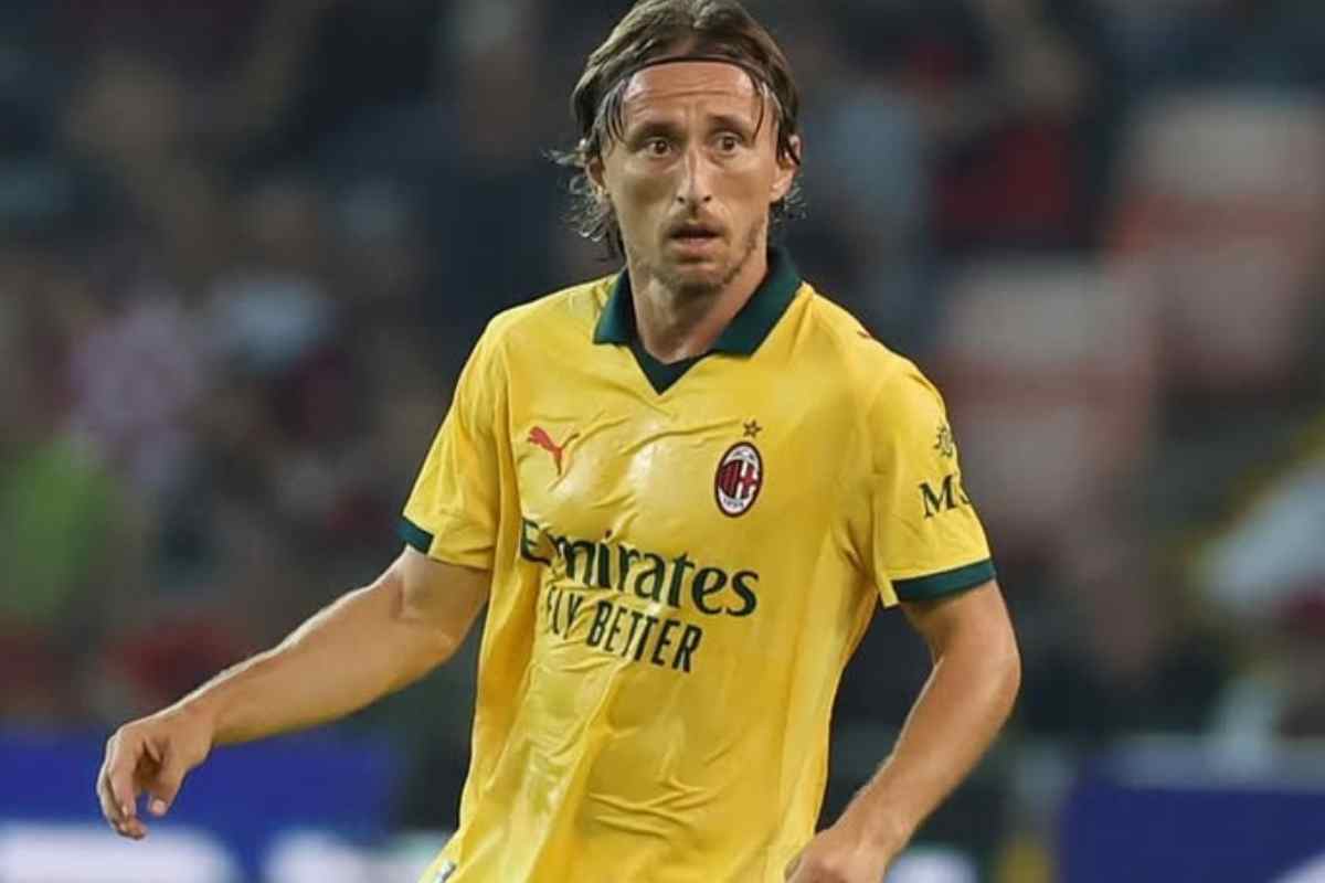 Luka Modric in campo con il Milan