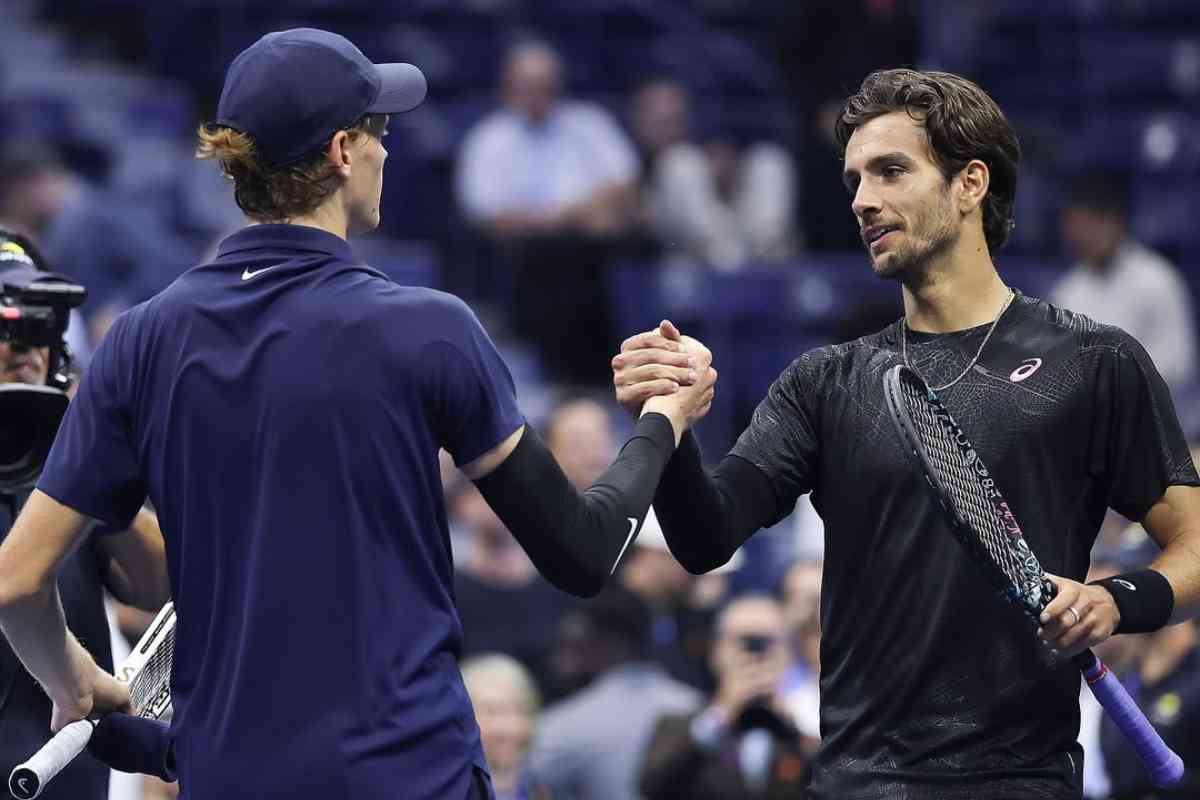 Jannik Sinner e Lorenzo Musetti si salutano a fine partita