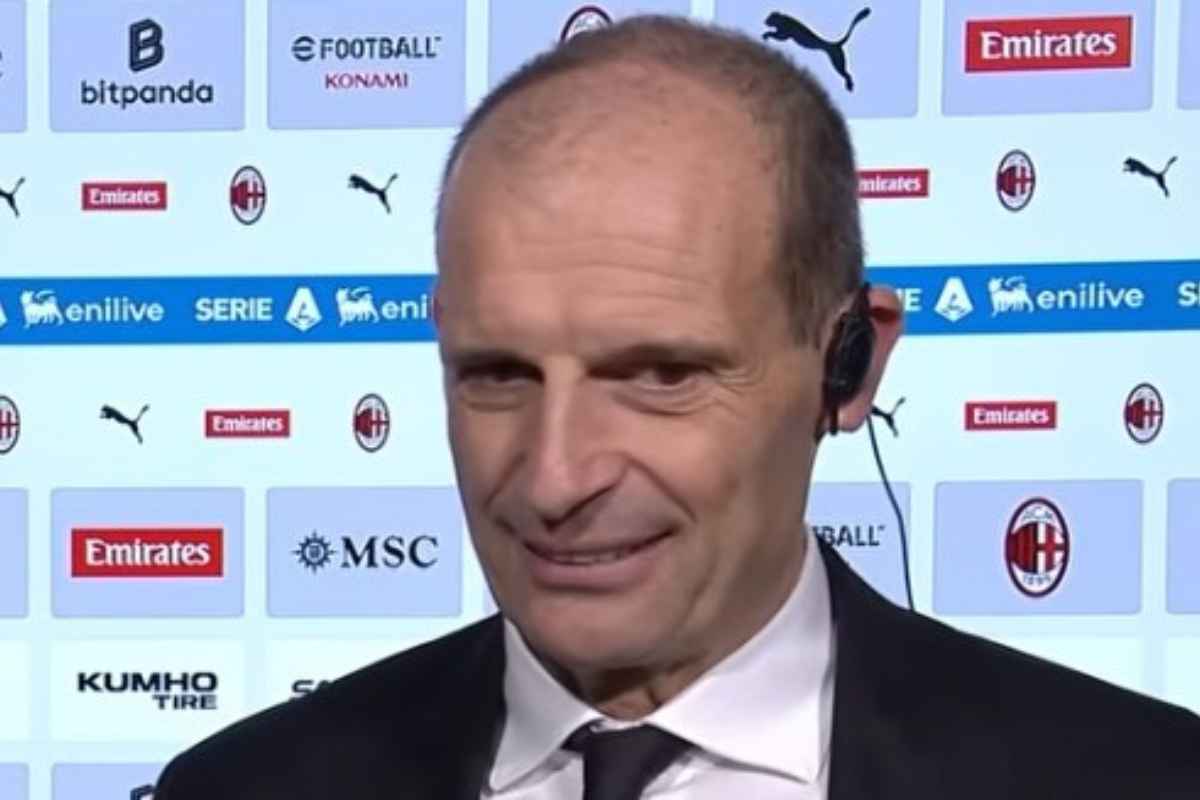 Max Allegri sorride durante un'intervista