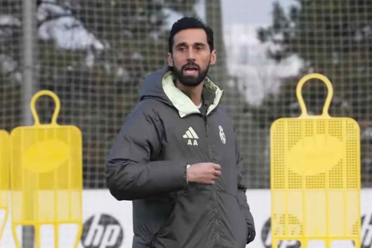 Alvaro Arbeloa dirige l'allenamento del Real Madrid