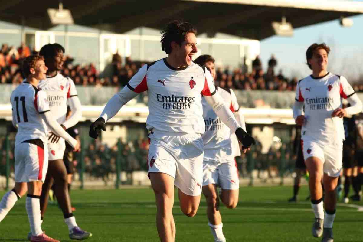 Mattia Cappelletti esulta dopo un gol con il Milan Futuro