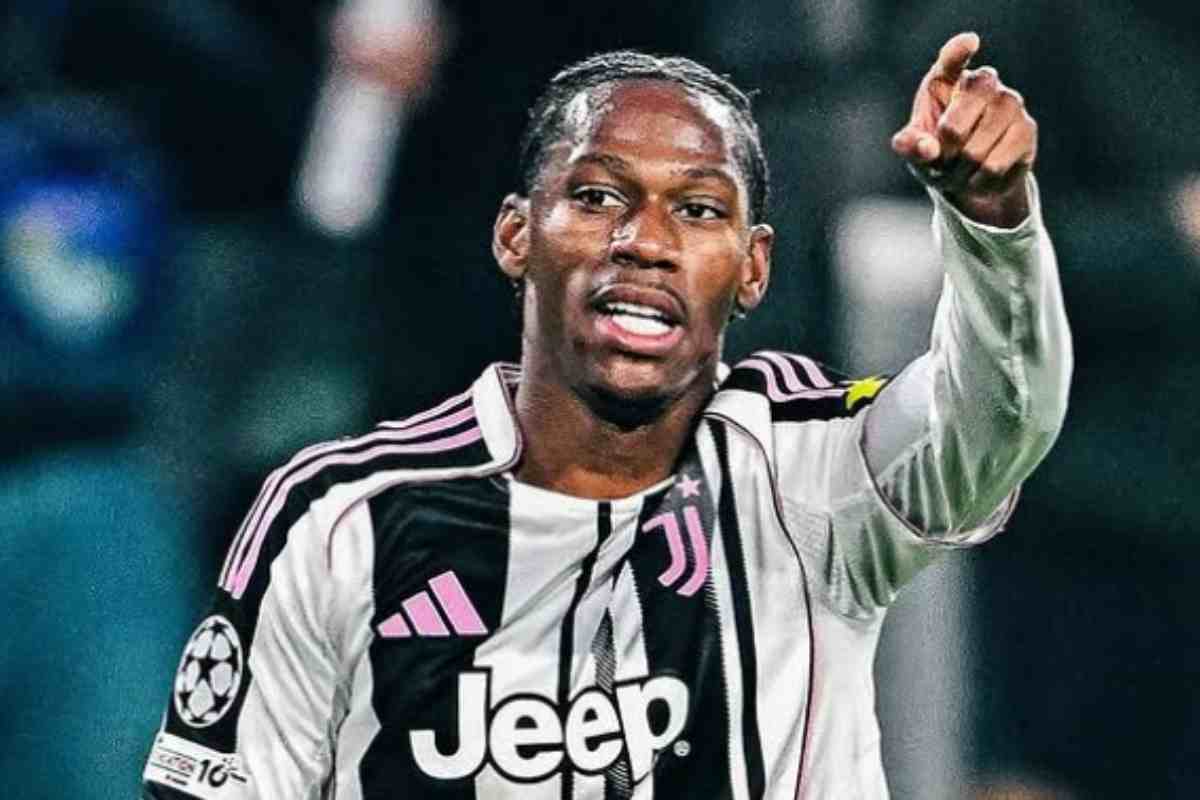 Jonathan David in campo con la Juventus