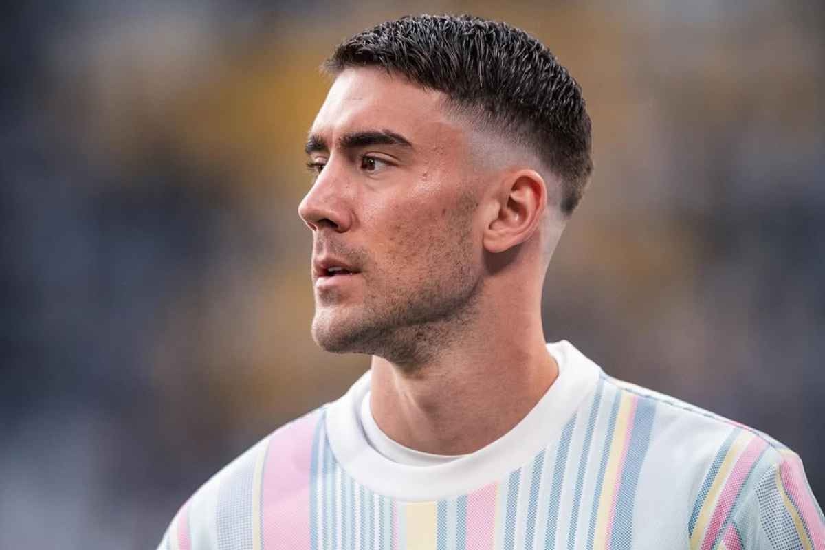 Dusan Vlahovic di profilo 