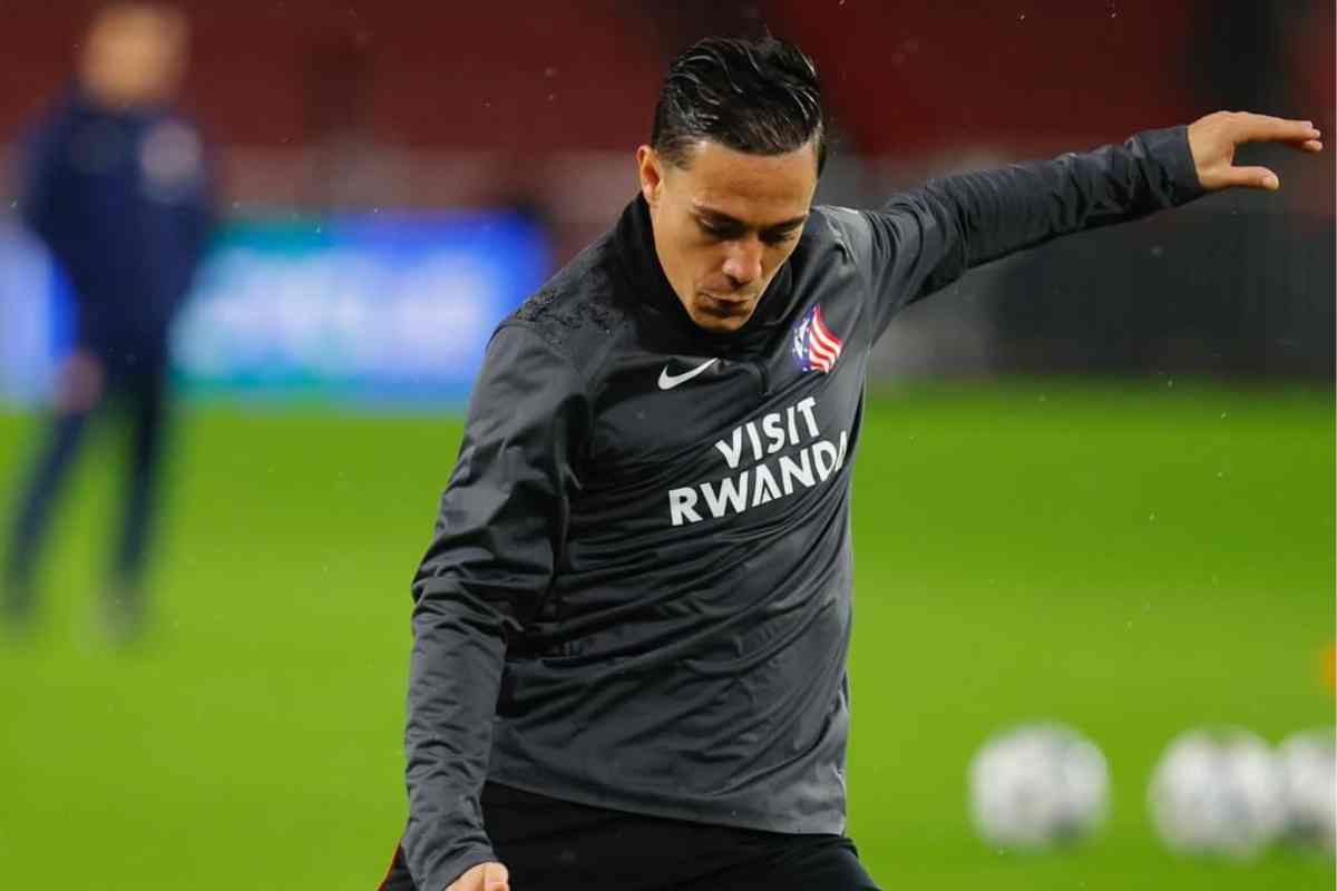 Giacomo Raspadori in campo con l'Atletico Madrid