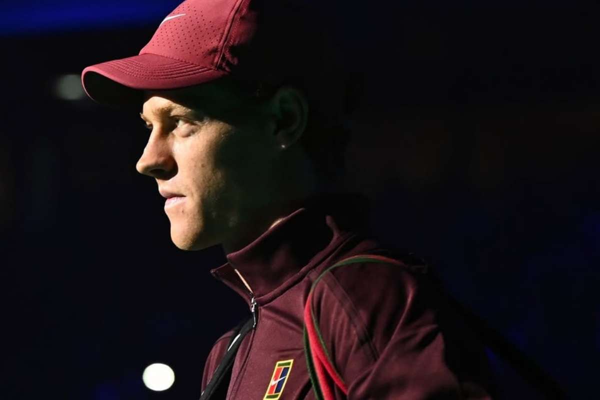 Jannik Sinner prima di scendere in campo