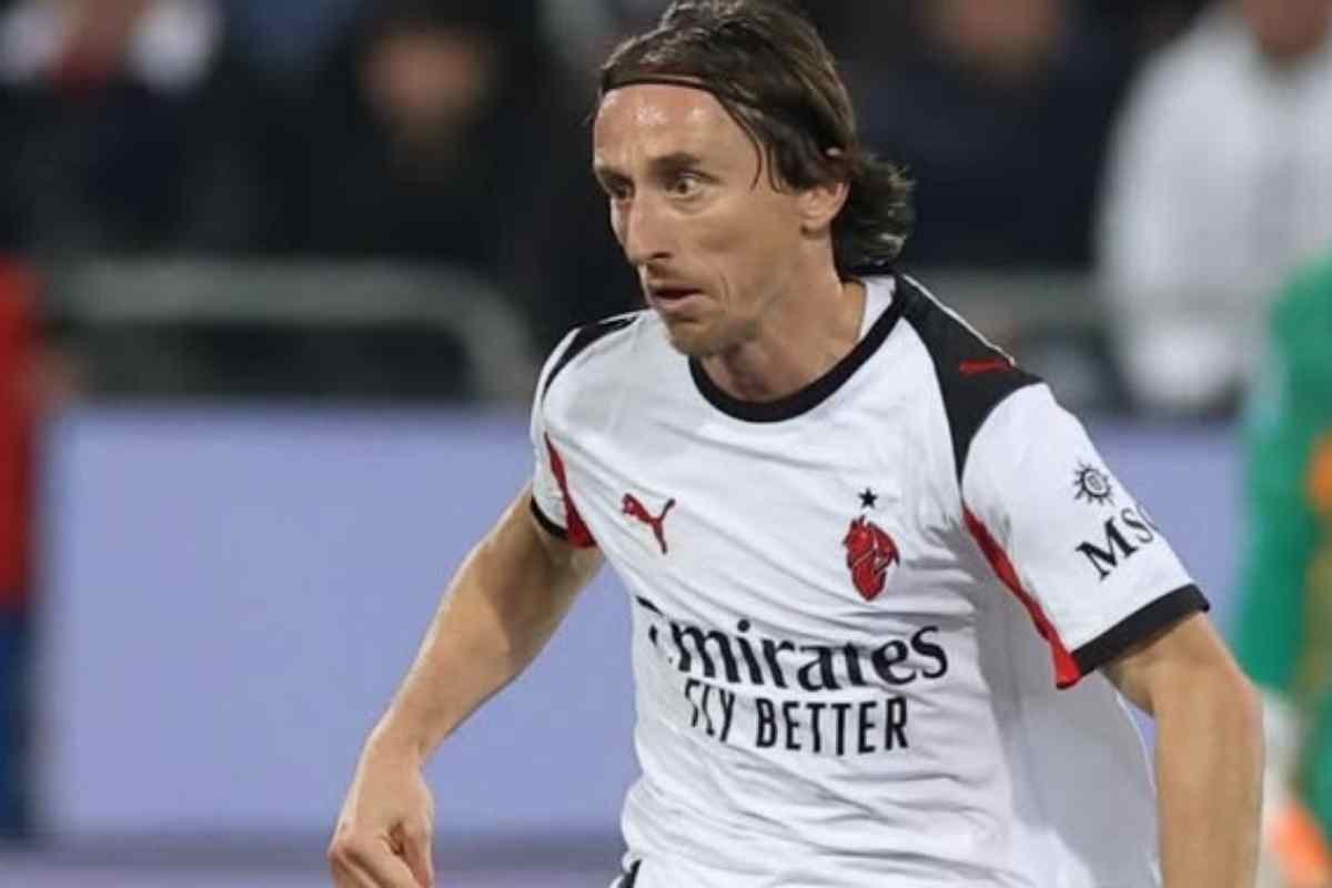 Luka Modric in campo con il Milan
