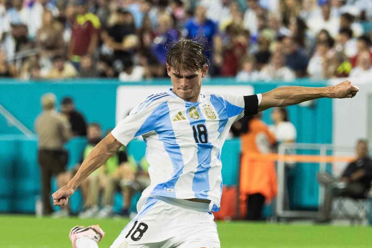 Nico Paz mercato Como 