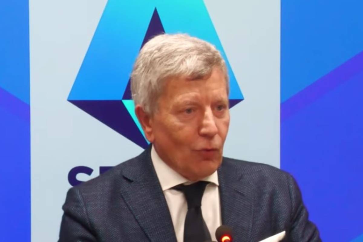 Ezio Simonelli in conferenza stampa