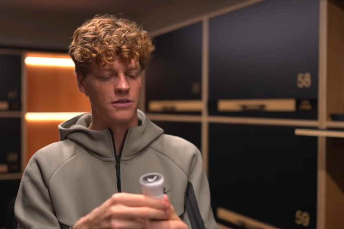 Jannik Sinner nello spogliatoio degli Australian Open