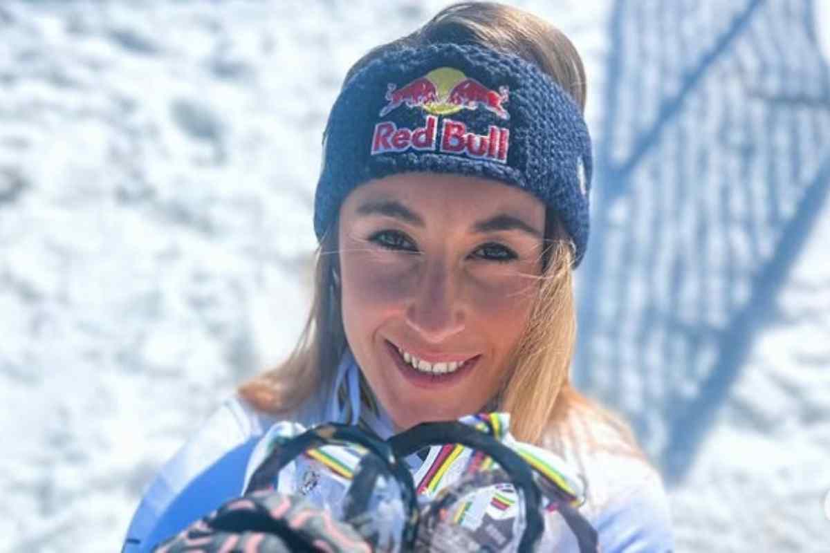 Sofia Goggia sorride